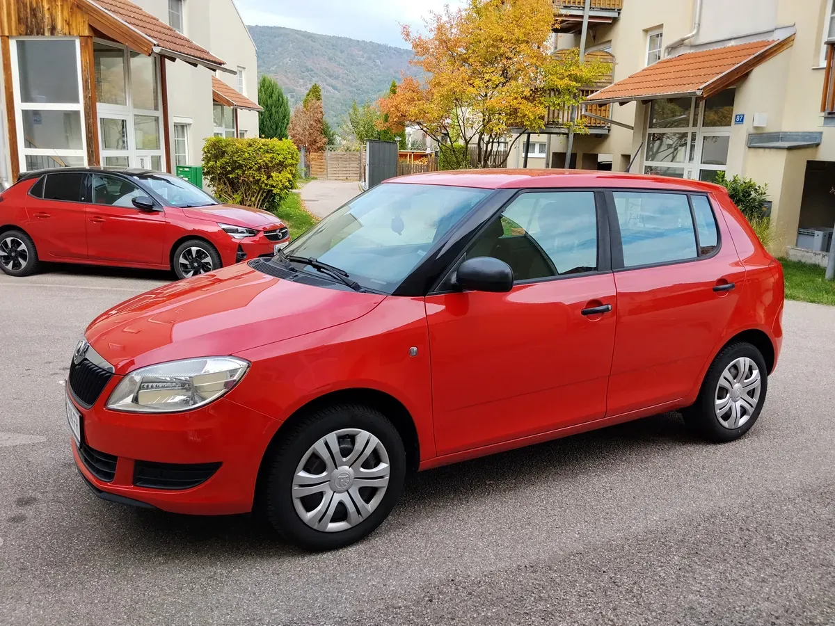 Skoda Fabia 2013 photo 2