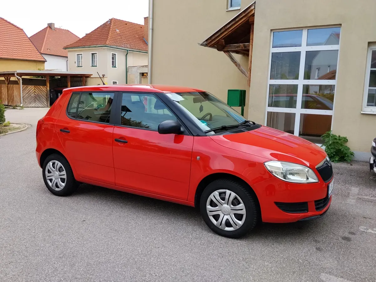 Skoda Fabia 2013 photo 3