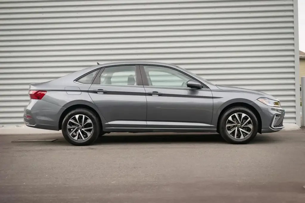 Volkswagen Jetta 2025 photo 4