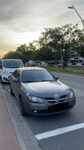 Nissan Almera