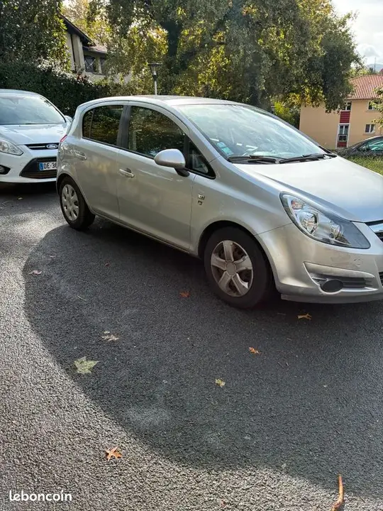 Opel Corsa 2010 photo 2