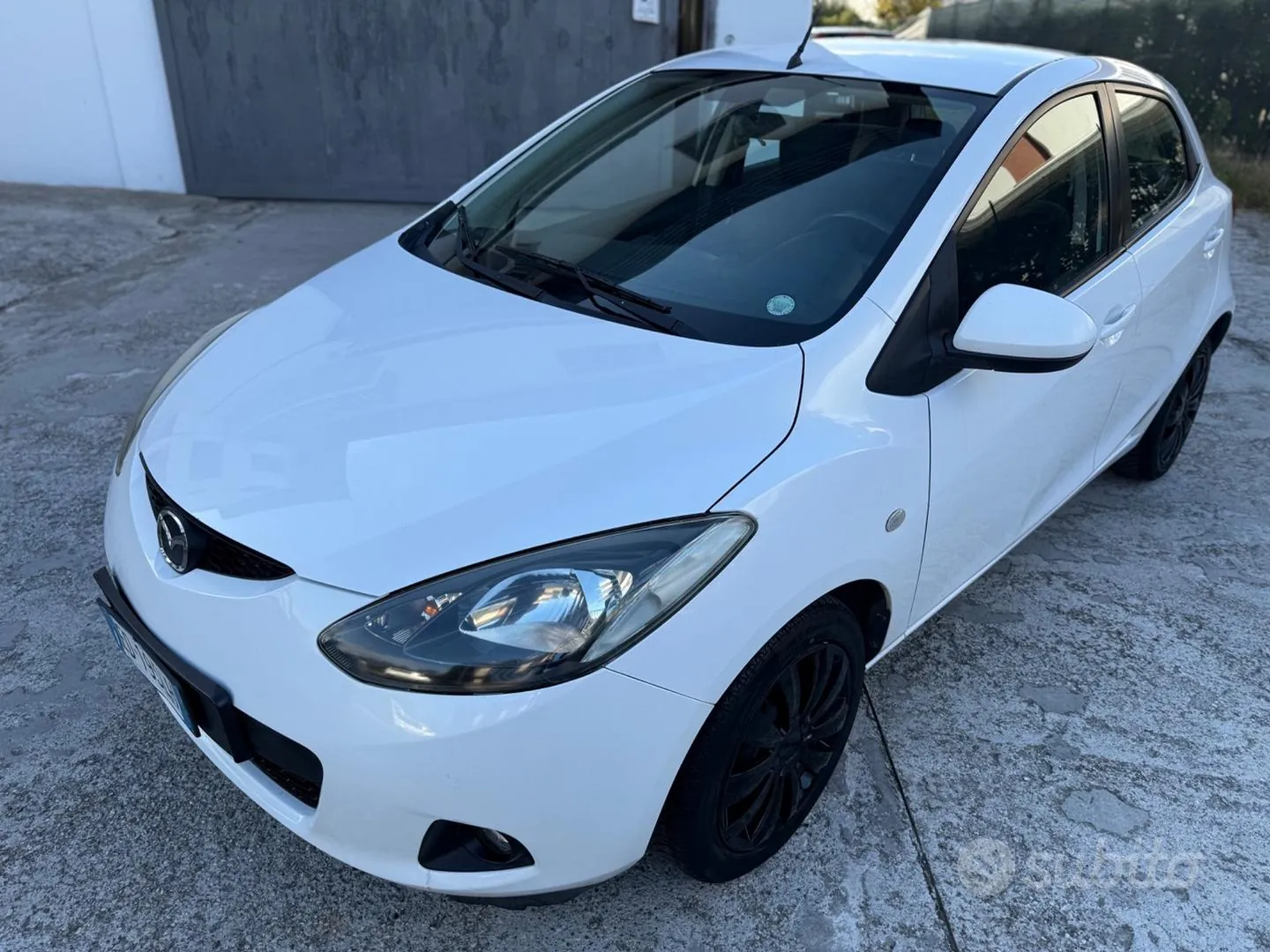 Mazda 2 2010 photo 5
