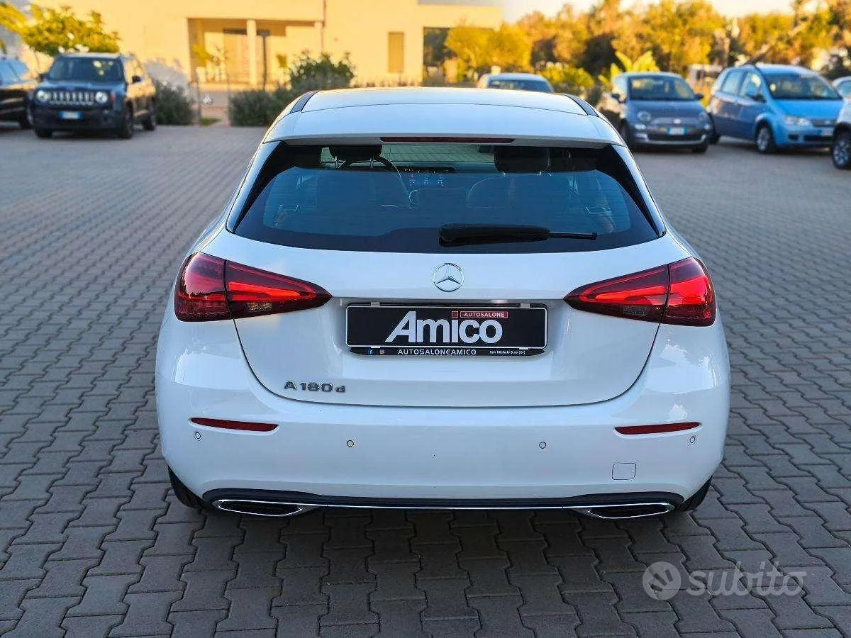 Mercedes-Benz A 180 2024 photo 5