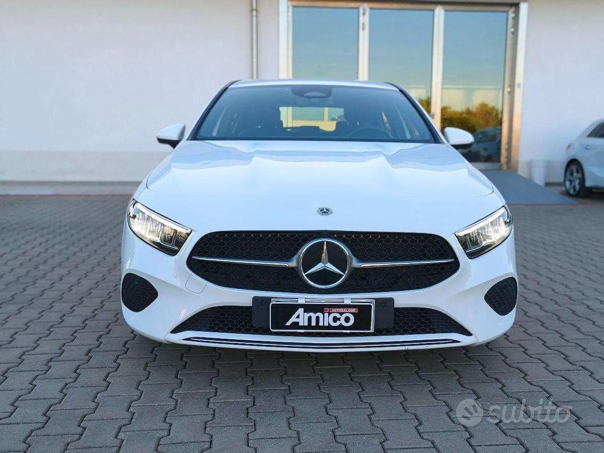 Mercedes-Benz A 180 2024 photo 2