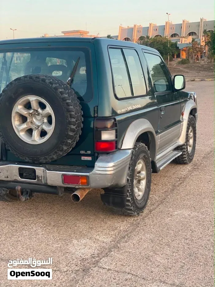 Mitsubishi Pajero 2000 photo 2