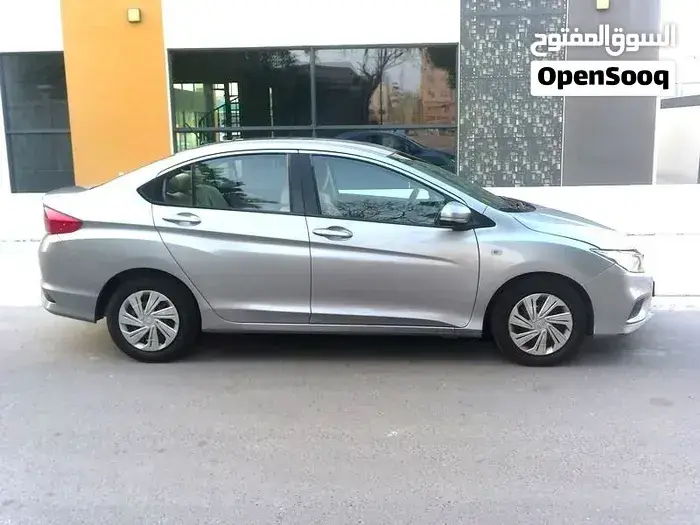 Honda City 2018 photo 3