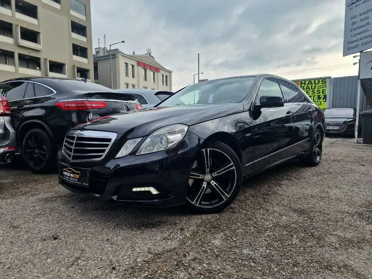 Mercedes-Benz E-Class 2009 photo 3