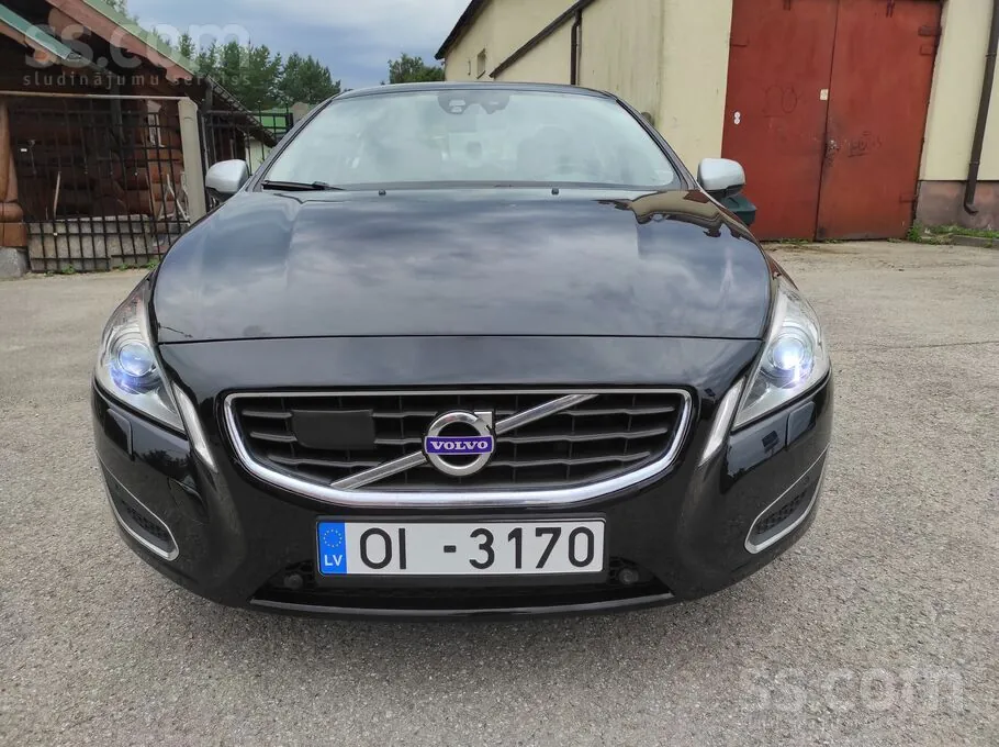 Volvo S60 2011 photo 2