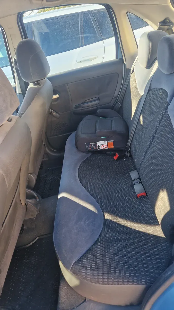 Citroen C3 2008 photo 3