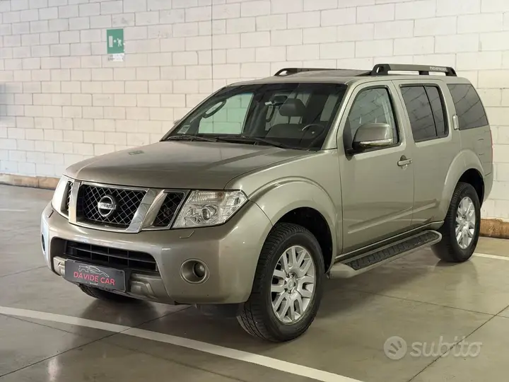Nissan Pathfinder 2011 photo 2