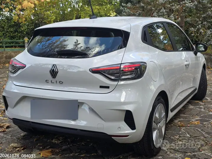 Renault Clio 2024 photo 3