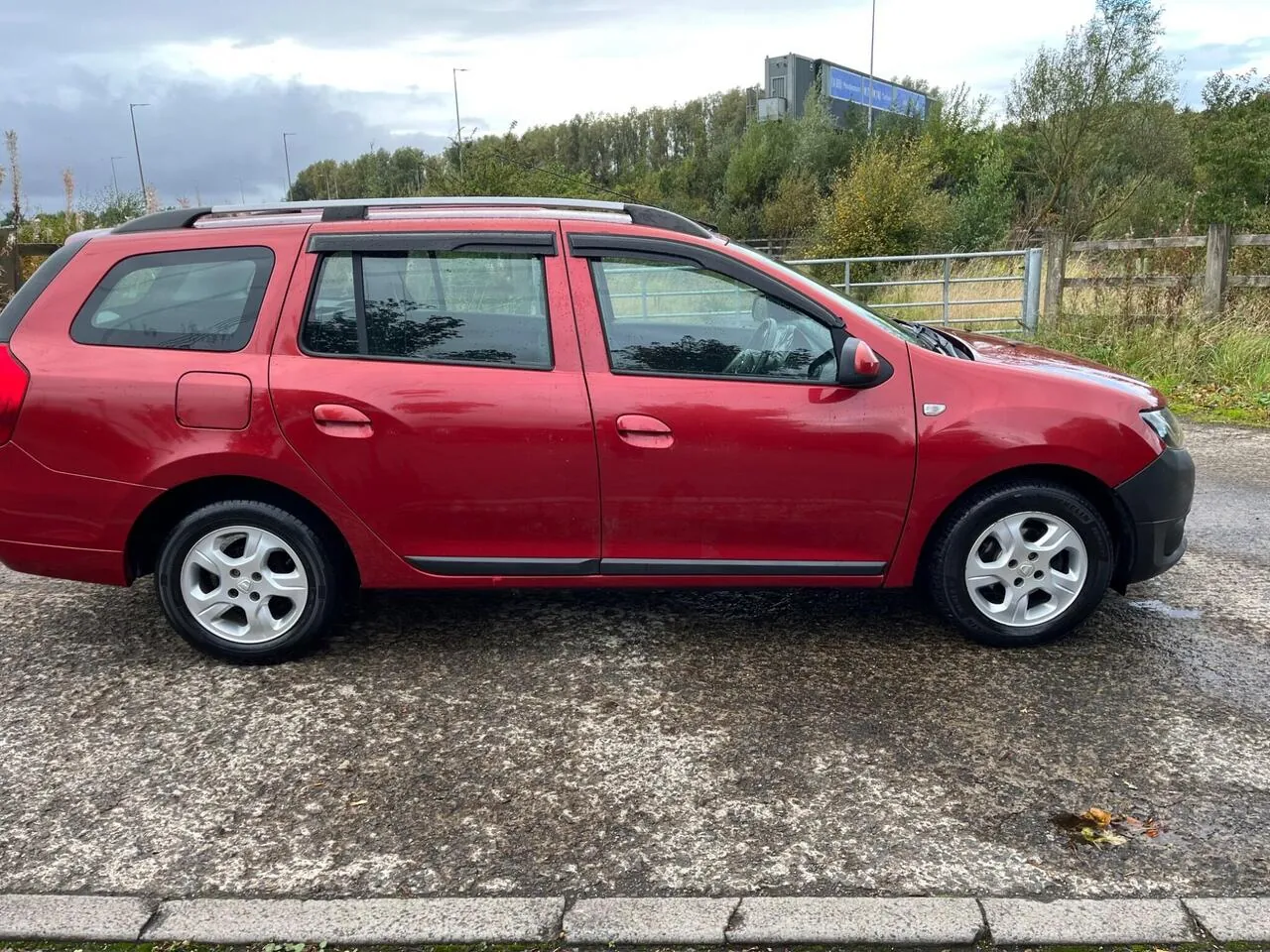Dacia Logan 2015 photo 2