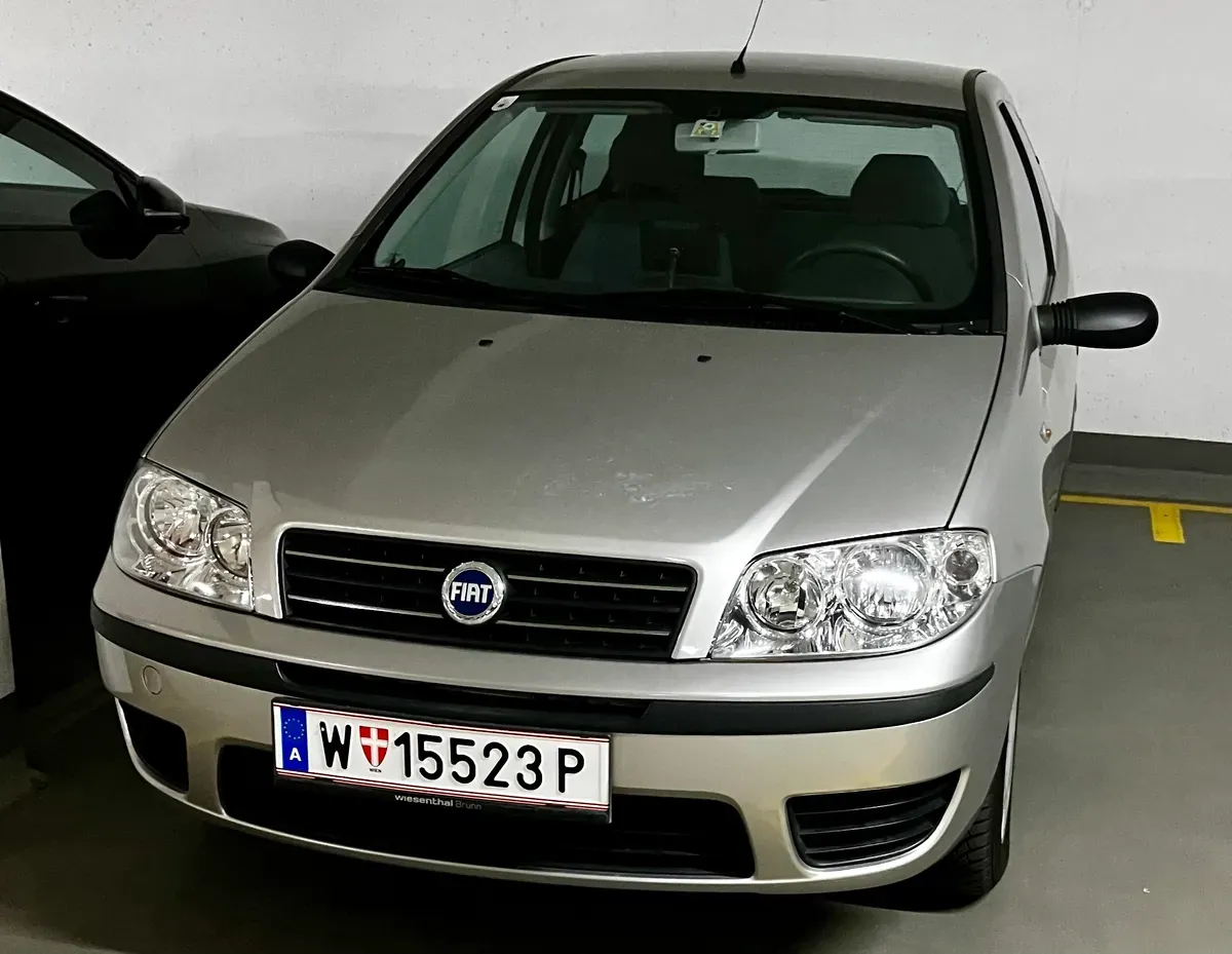 Fiat Punto 2005 photo 2