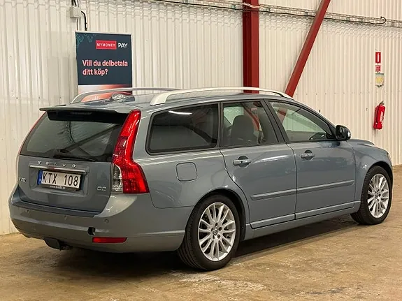 Volvo V50 2011 photo 2
