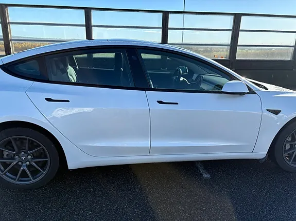 Tesla Model 3 2021 photo 3
