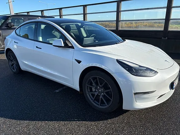 Tesla Model 3 2021 photo 2