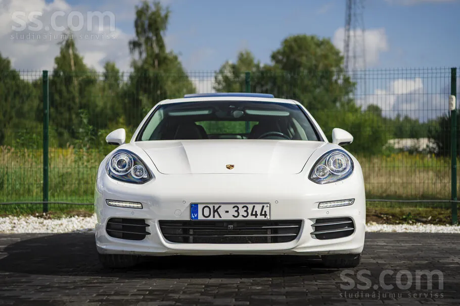Porsche Panamera 2013 photo 2