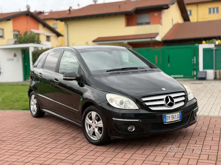 Mercedes-Benz B170
