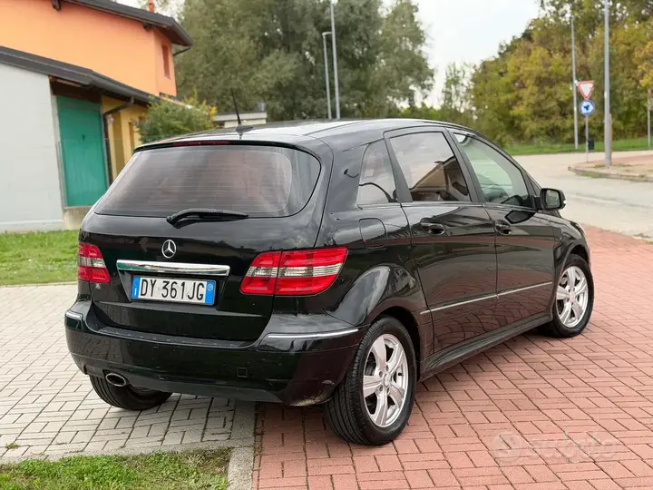 Mercedes-Benz B170 2009 photo 4