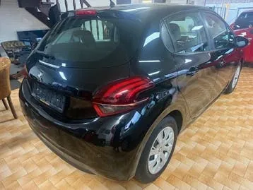 Peugeot 208 2016 photo 3