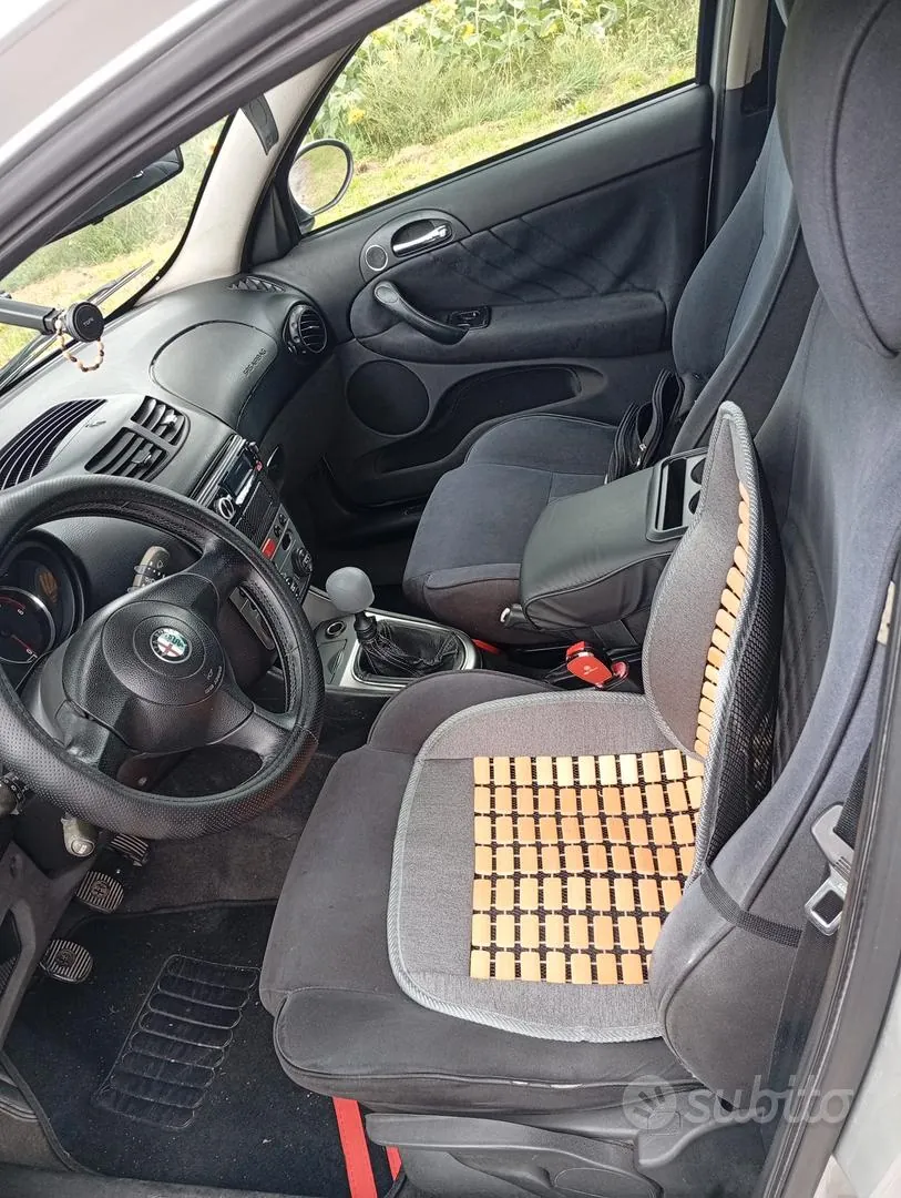 Alfa Romeo 147 2005 photo 5