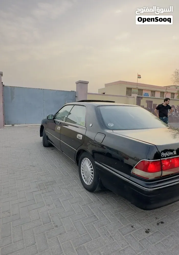 Toyota Crown 2000 photo 5