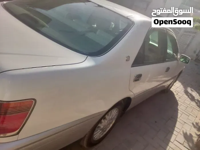 Toyota Crown 2000 photo 4