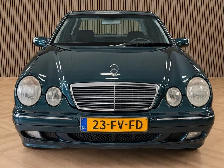 Mercedes-Benz E-Class 2000 photo 2