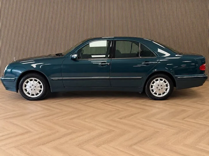 Mercedes-Benz E-Class 2000 photo 3
