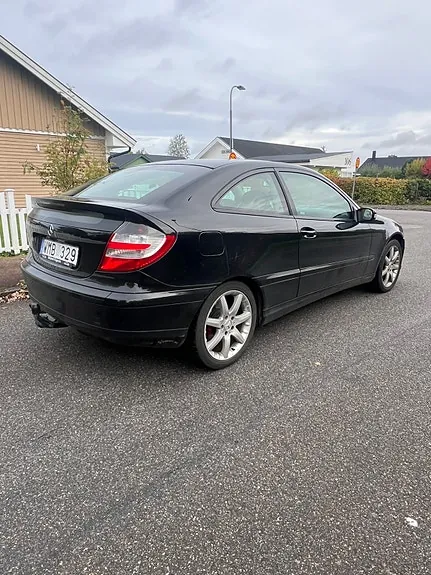 Mercedes-Benz C200 2005 photo 2