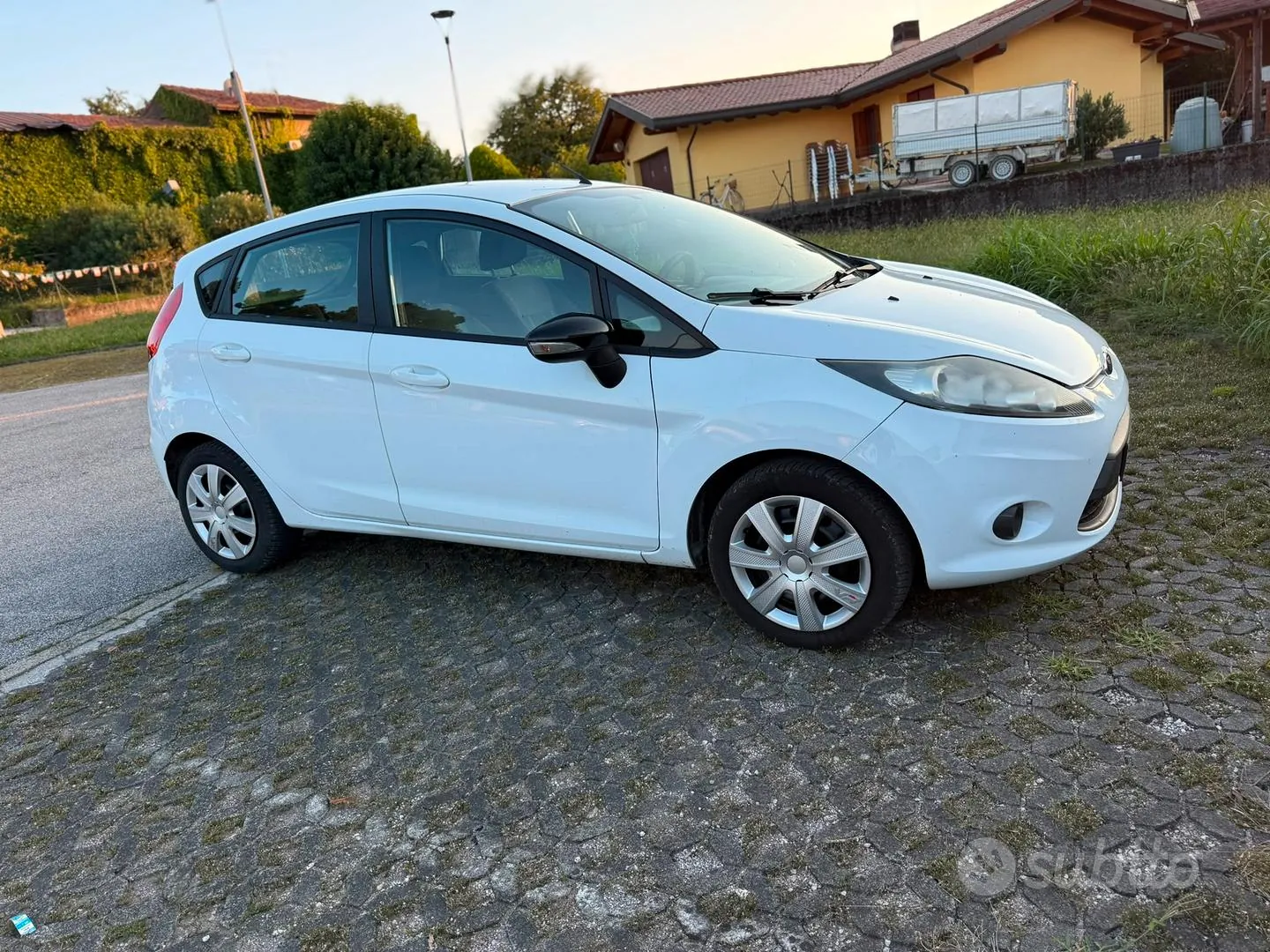 Ford Fiesta 2010 photo 3
