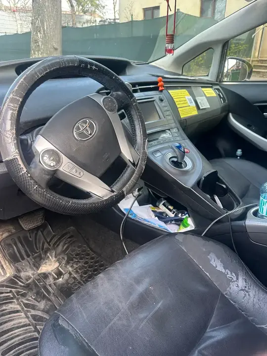 Toyota Prius 2014 photo 2