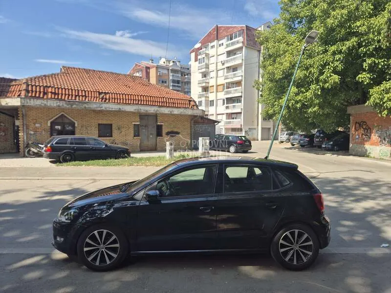 Volkswagen Polo 2010 photo 4