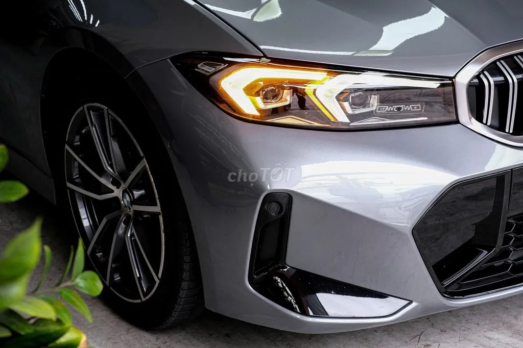 BMW 3 Series 2024 photo 4