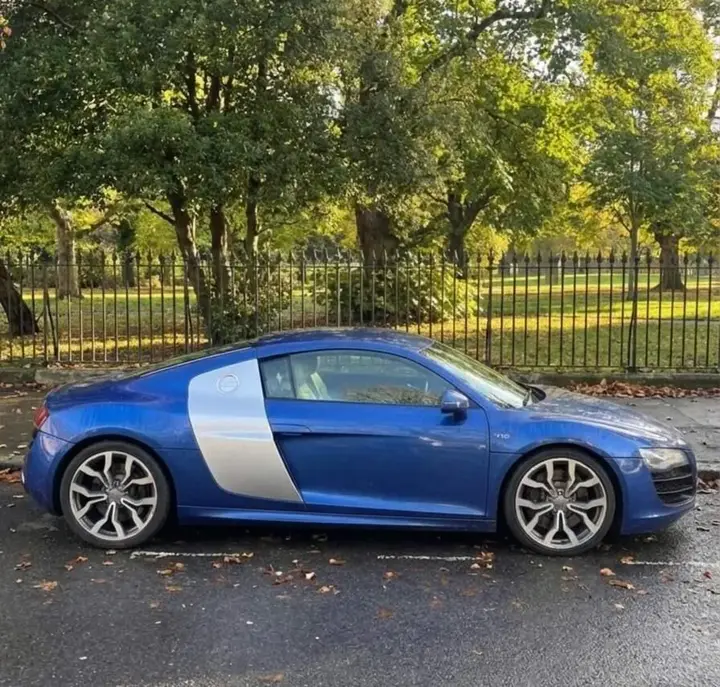 Audi R8 2009 photo 2