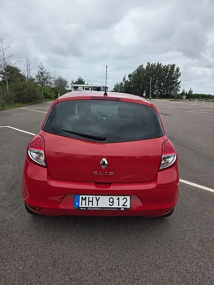Renault Clio 2012 photo 2
