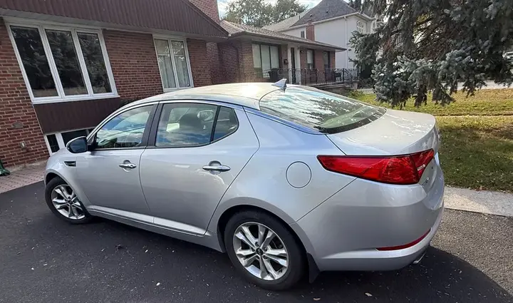 Kia Optima 2012 photo 2