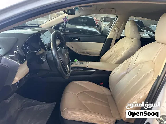 Toyota Avalon 2019 photo 2