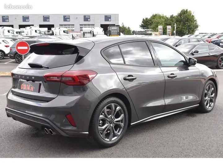 Ford Focus 2025 photo 2