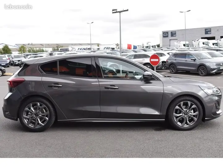 Ford Focus 2025 photo 4