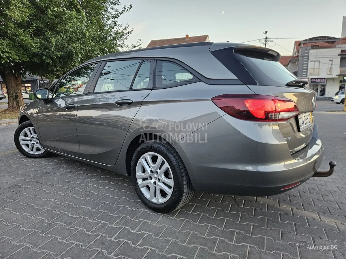 Opel Astra K 2018 photo 4