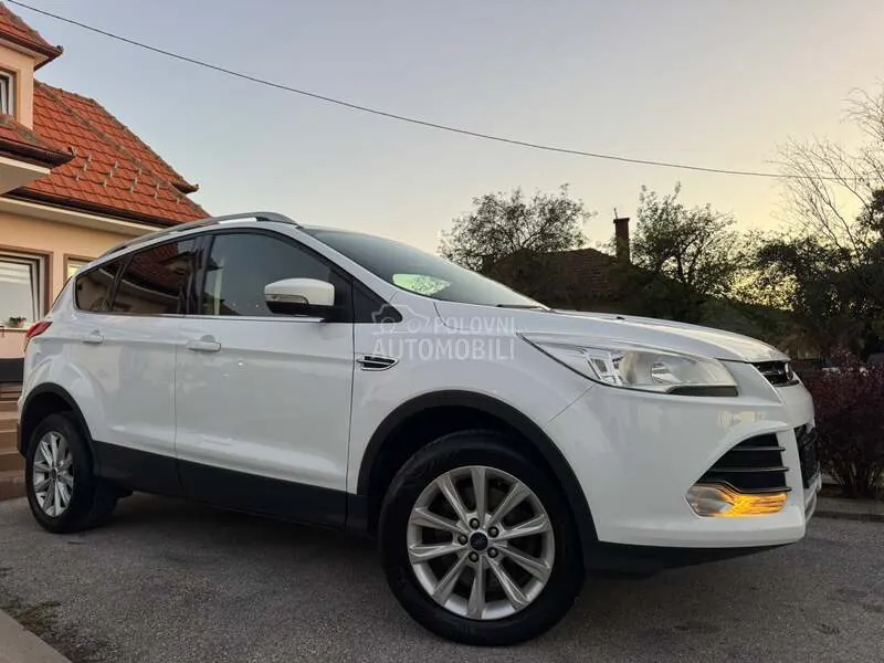 Ford Kuga 2015 photo 2