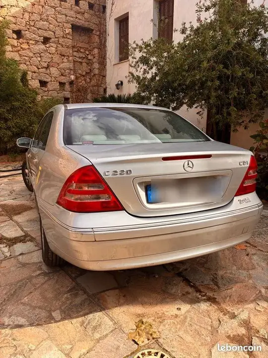 Mercedes-Benz C-Class 2002 photo 2