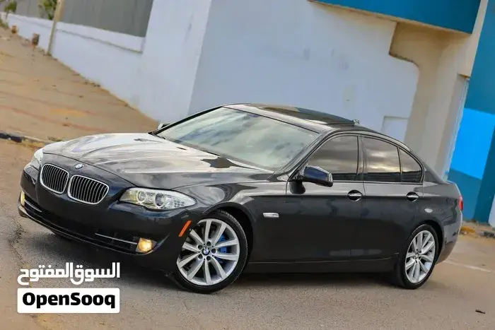 BMW 5 Series 2011 photo 2