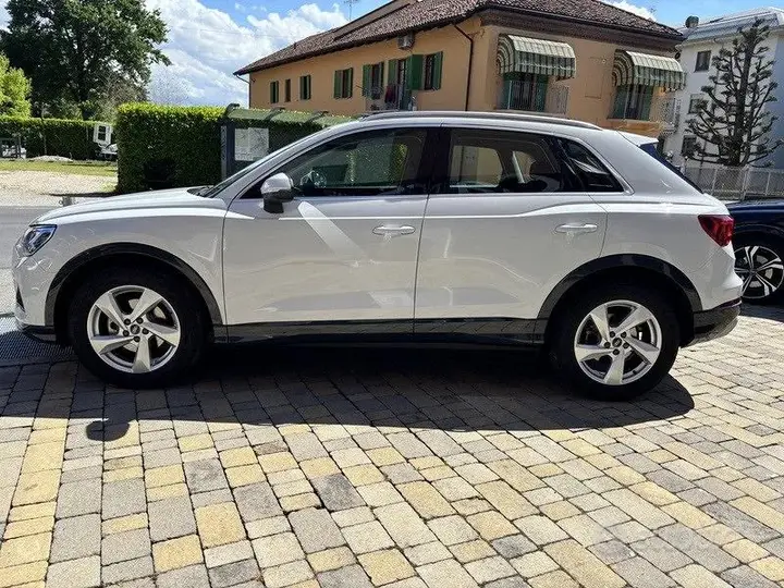 Audi Q3 2022 photo 3