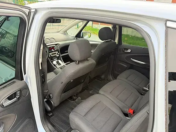 Ford S-Max 2010 photo 5