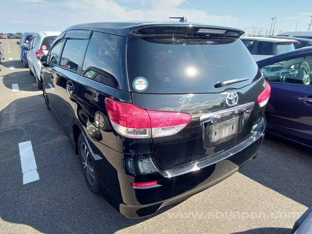 Toyota Wish 2012 photo 3
