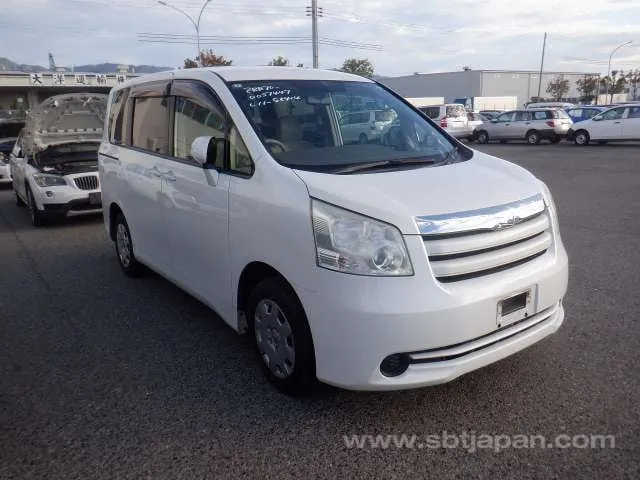Toyota Noah X L