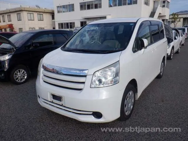 Toyota Noah X L 2008 photo 2