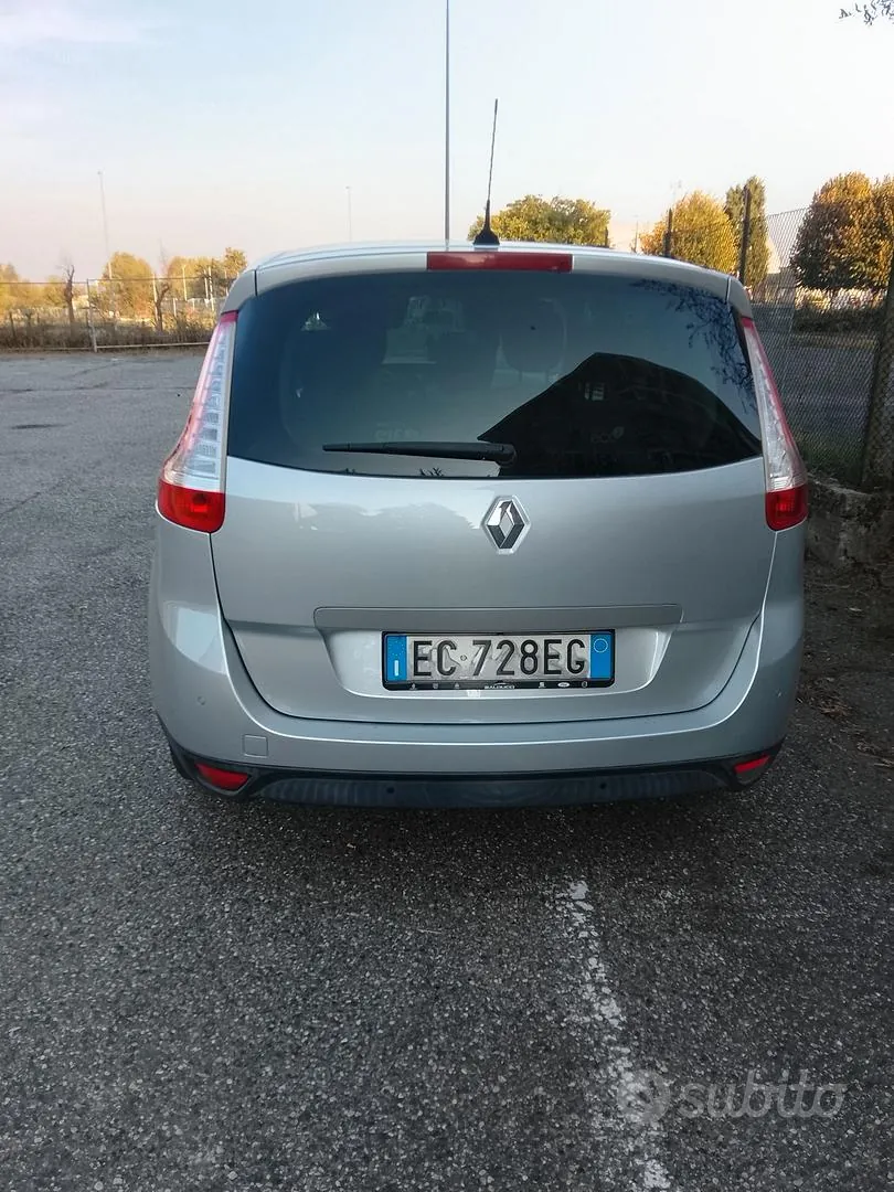 Renault Scenic 2010 photo 3